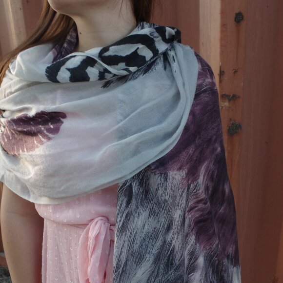 Beautiful Chiffon Feathered 100% Wool - Picture 5 of 7